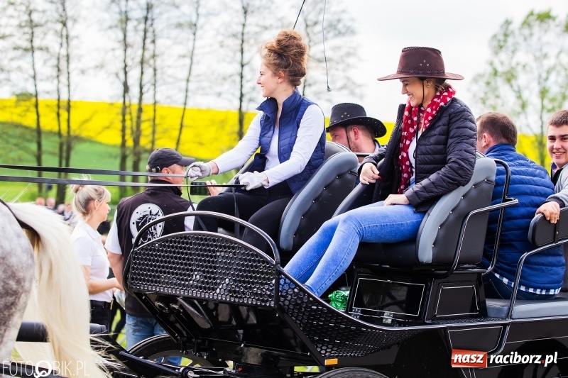 Zdjęcie w galerii na portalu naszraciborz.pl: Wiosenny korowód konny w gminie Pietrowice Wielkie [FOTO i WIDEO] wiadomości z regionu