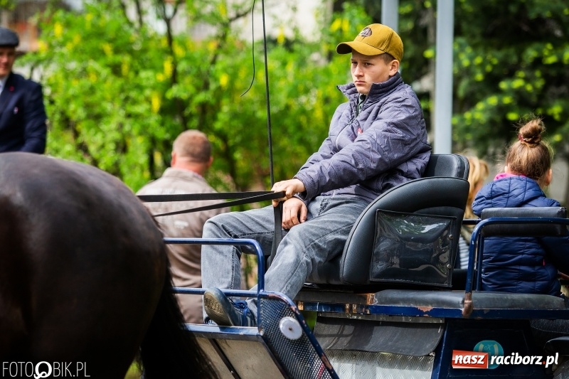 Zdjęcie w galerii na portalu naszraciborz.pl: Konna procesja ku czci św. Floriana w Pogrzebieniu  wiadomości z regionu