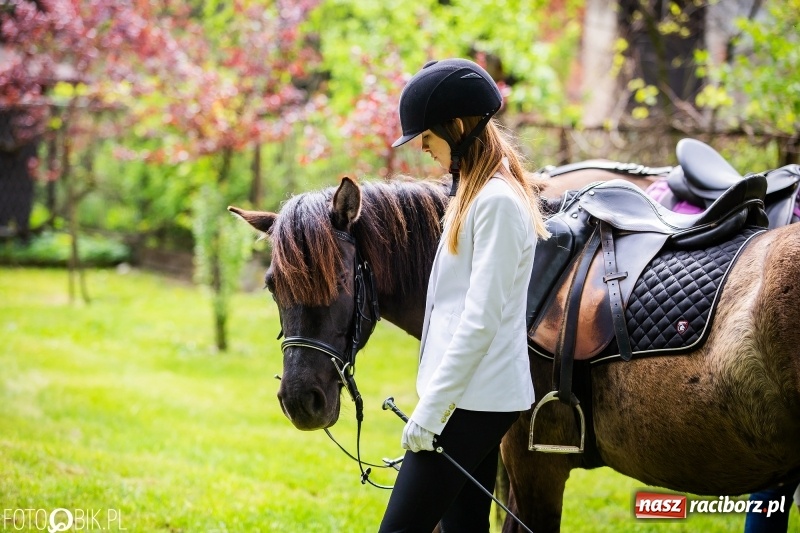 Zdjęcie w galerii na portalu naszraciborz.pl: Konna procesja ku czci św. Floriana w Pogrzebieniu  wiadomości z regionu