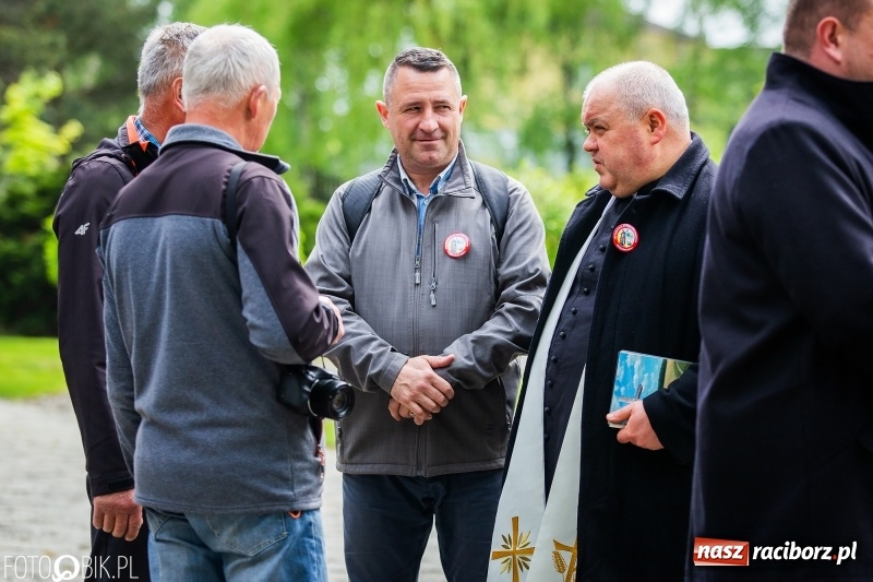 Zdjęcie w galerii na portalu naszraciborz.pl: Konna procesja ku czci św. Floriana w Pogrzebieniu  wiadomości z regionu