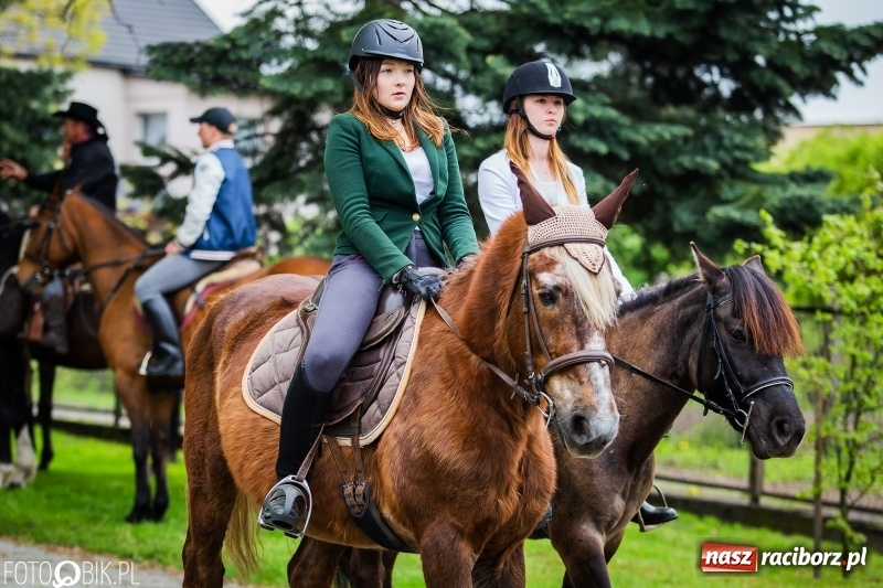 Zdjęcie w galerii na portalu naszraciborz.pl: Konna procesja ku czci św. Floriana w Pogrzebieniu  wiadomości z regionu
