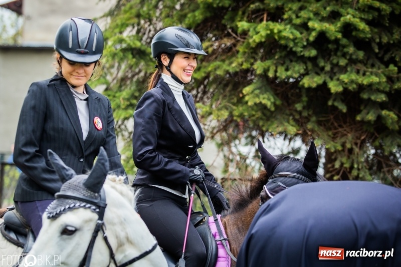 Zdjęcie w galerii na portalu naszraciborz.pl: Konna procesja ku czci św. Floriana w Pogrzebieniu  wiadomości z regionu