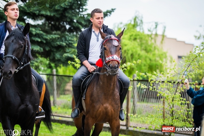 Zdjęcie w galerii na portalu naszraciborz.pl: Konna procesja ku czci św. Floriana w Pogrzebieniu  wiadomości z regionu