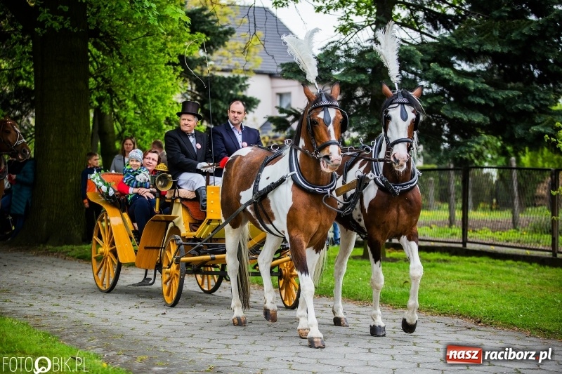 Zdjęcie w galerii na portalu naszraciborz.pl: Konna procesja ku czci św. Floriana w Pogrzebieniu  wiadomości z regionu