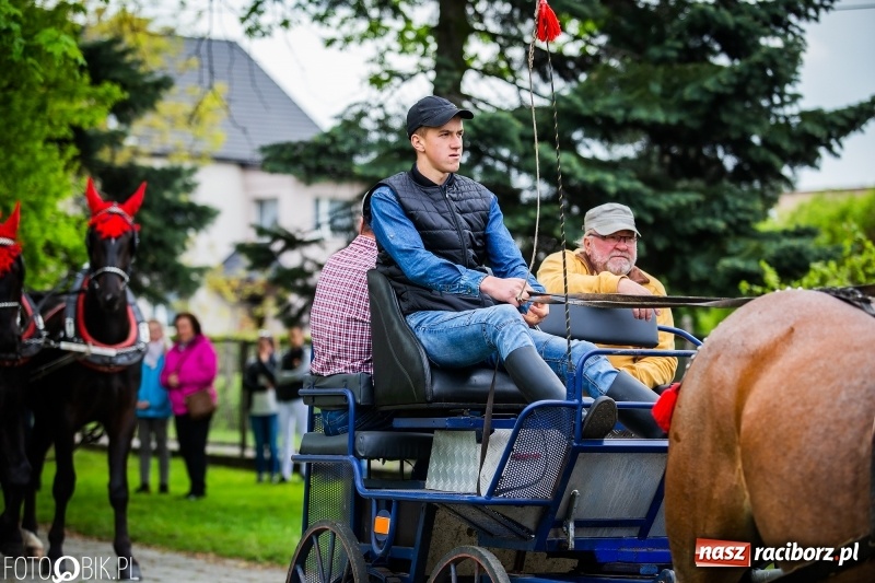 Zdjęcie w galerii na portalu naszraciborz.pl: Konna procesja ku czci św. Floriana w Pogrzebieniu  wiadomości z regionu