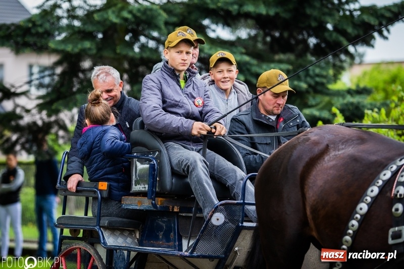Zdjęcie w galerii na portalu naszraciborz.pl: Konna procesja ku czci św. Floriana w Pogrzebieniu  wiadomości z regionu