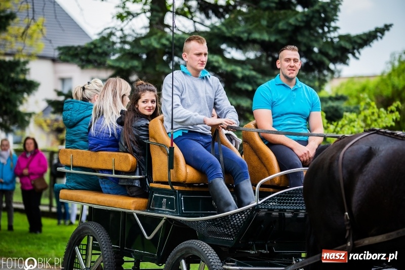 Zdjęcie w galerii na portalu naszraciborz.pl: Konna procesja ku czci św. Floriana w Pogrzebieniu  wiadomości z regionu