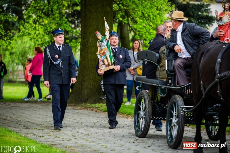 Zdjęcie w galerii na portalu naszraciborz.pl: Konna procesja ku czci św. Floriana w Pogrzebieniu  wiadomości z regionu