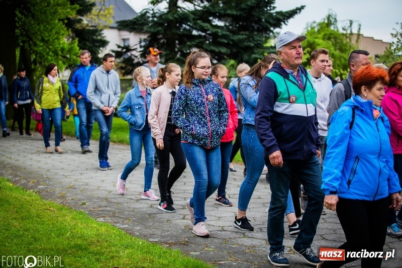Zdjęcie w galerii na portalu naszraciborz.pl: Konna procesja ku czci św. Floriana w Pogrzebieniu  wiadomości z regionu