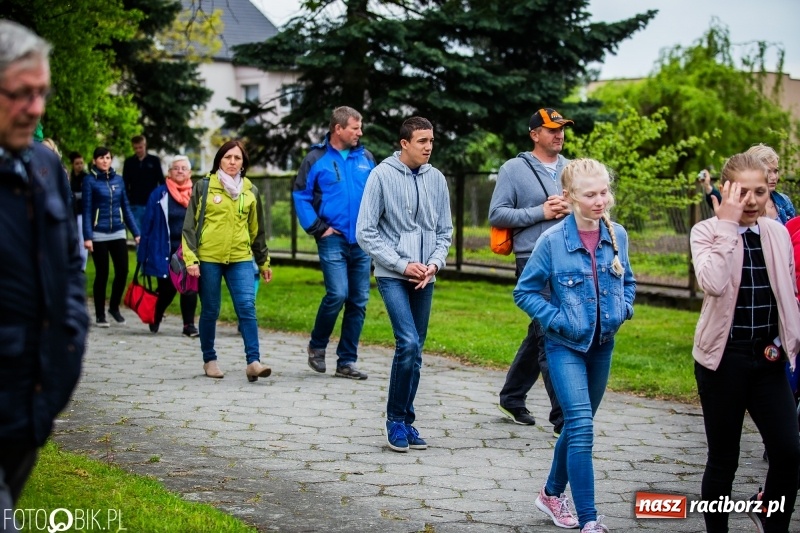 Zdjęcie w galerii na portalu naszraciborz.pl: Konna procesja ku czci św. Floriana w Pogrzebieniu  wiadomości z regionu