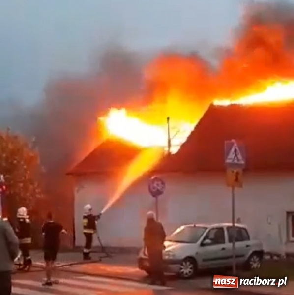 Zdjęcie w galerii na portalu naszraciborz.pl: Pożar budynku przy Raciborskiej w Bieńkowicach [FOTO i WIDEO] wiadomości z regionu