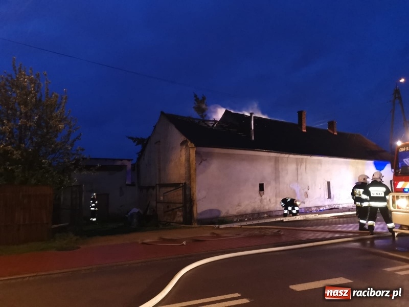 Zdjęcie w galerii na portalu naszraciborz.pl: Pożar budynku przy Raciborskiej w Bieńkowicach [FOTO i WIDEO] wiadomości z regionu