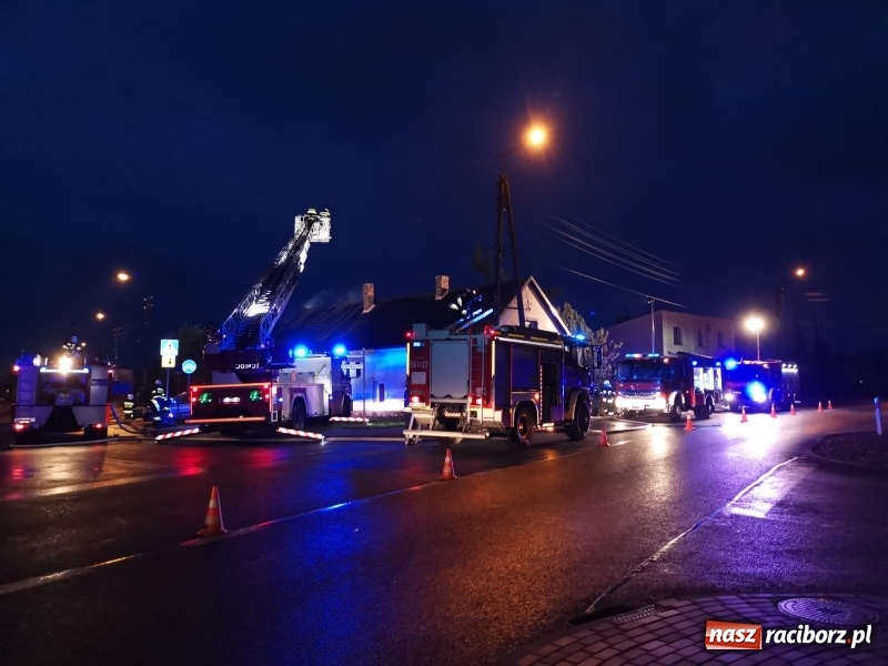 Zdjęcie w galerii na portalu naszraciborz.pl: Pożar budynku przy Raciborskiej w Bieńkowicach [FOTO i WIDEO] wiadomości z regionu