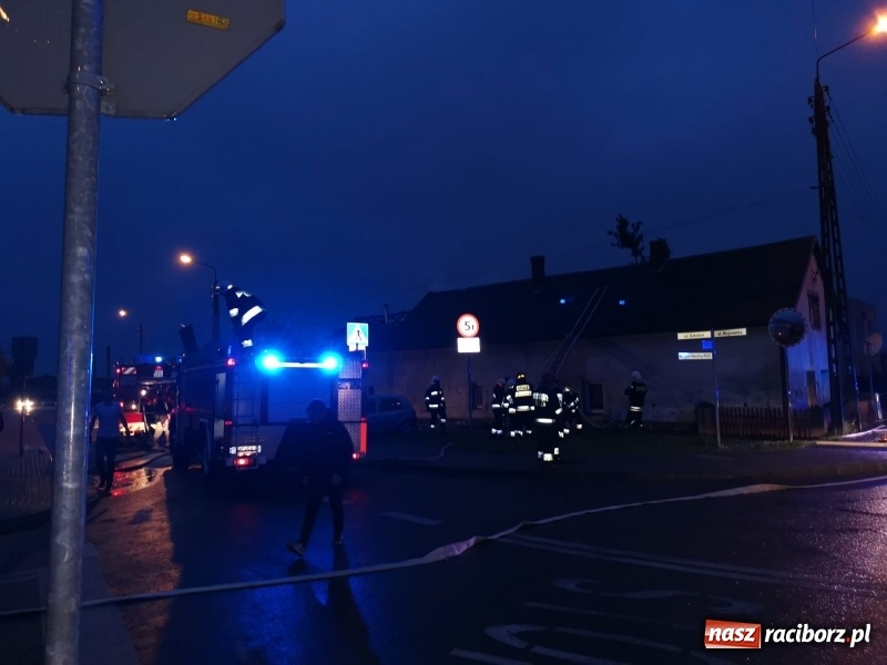 Zdjęcie w galerii na portalu naszraciborz.pl: Pożar budynku przy Raciborskiej w Bieńkowicach [FOTO i WIDEO] wiadomości z regionu