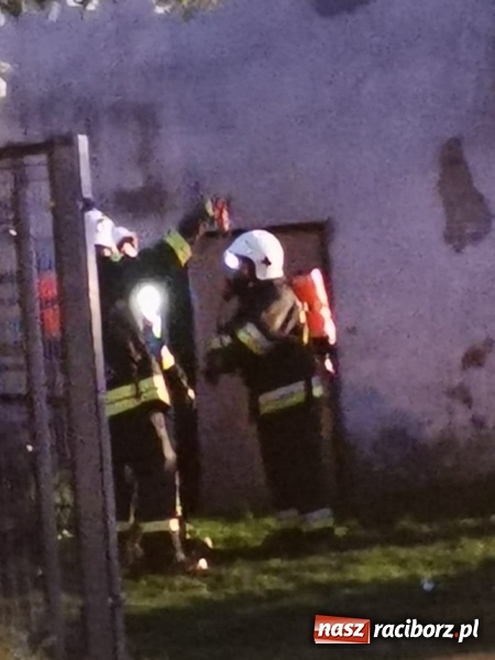Zdjęcie w galerii na portalu naszraciborz.pl: Pożar budynku przy Raciborskiej w Bieńkowicach [FOTO i WIDEO] wiadomości z regionu