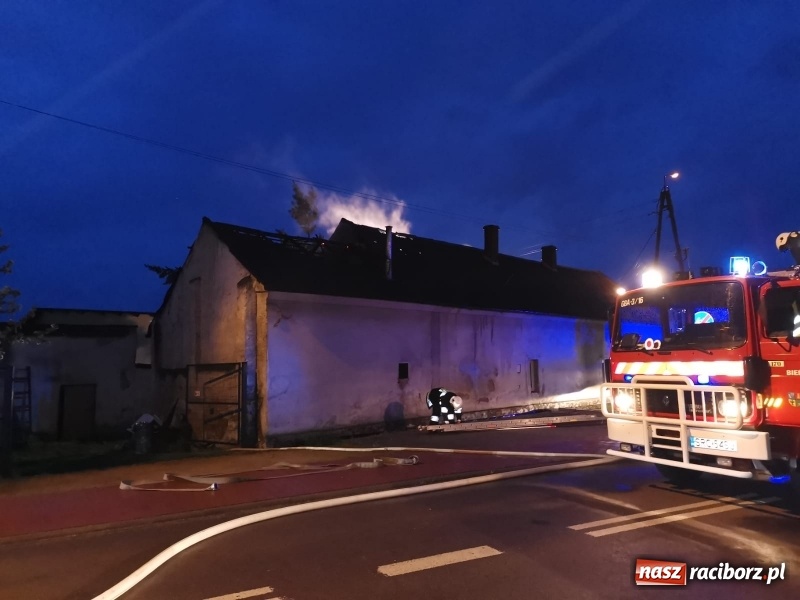 Zdjęcie w galerii na portalu naszraciborz.pl: Pożar budynku przy Raciborskiej w Bieńkowicach [FOTO i WIDEO] wiadomości z regionu