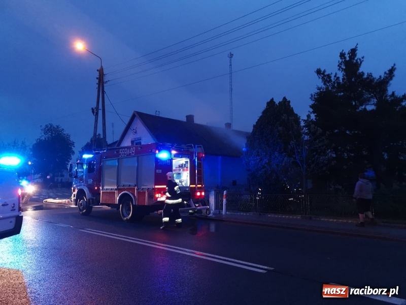Zdjęcie w galerii na portalu naszraciborz.pl: Pożar budynku przy Raciborskiej w Bieńkowicach [FOTO i WIDEO] wiadomości z regionu