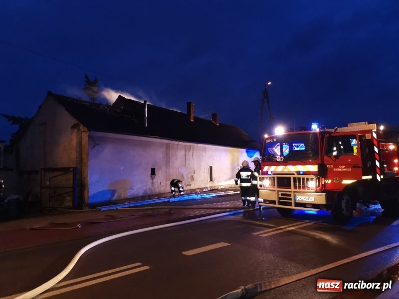 Zdjęcie w galerii na portalu naszraciborz.pl: Pożar budynku przy Raciborskiej w Bieńkowicach [FOTO i WIDEO] wiadomości z regionu