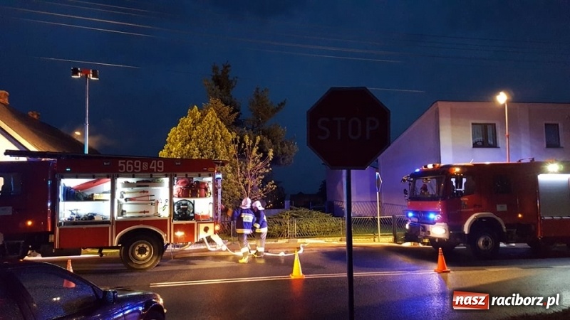 Zdjęcie w galerii na portalu naszraciborz.pl: Pożar budynku przy Raciborskiej w Bieńkowicach [FOTO i WIDEO] wiadomości z regionu