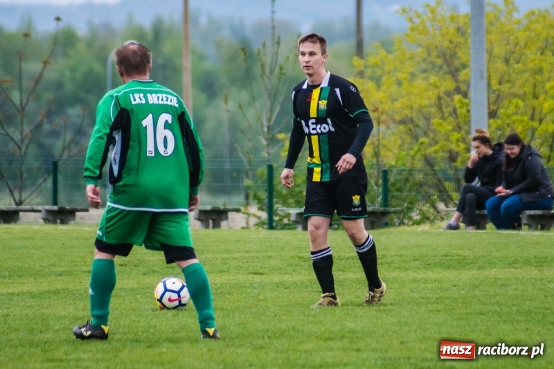 Zdjęcie w galerii na portalu naszraciborz.pl: A klasa. Kiks zamieniony na gola dał Rudom trzy punkty [FOTO] wiadomości z regionu