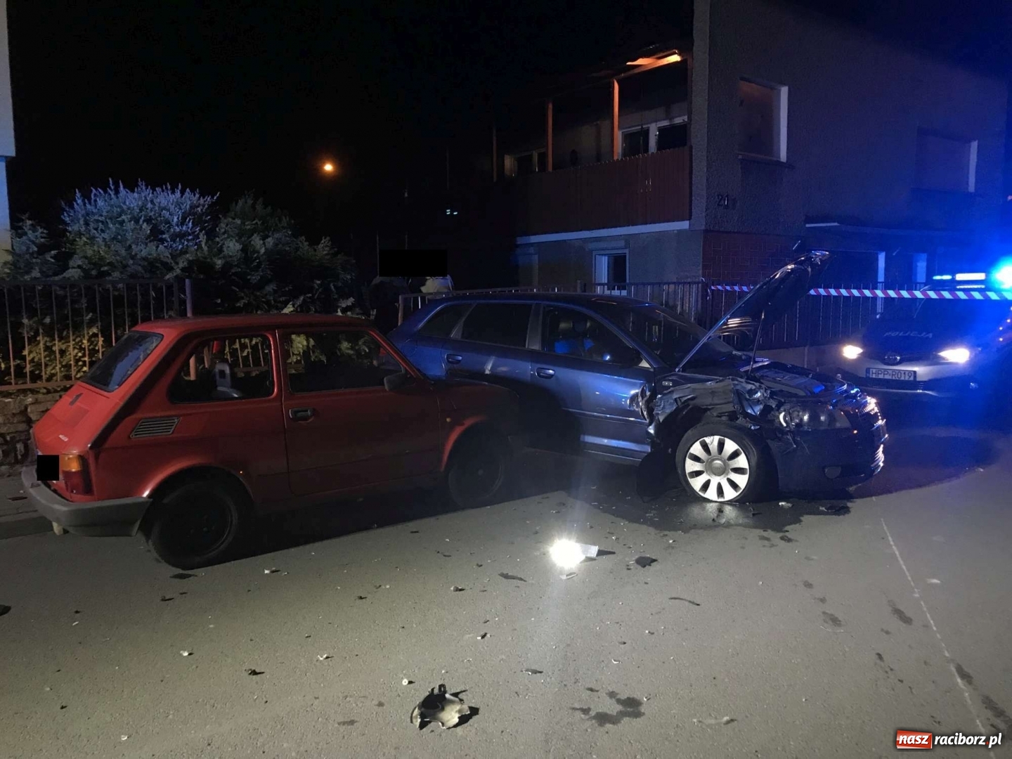 Zdjęcie w galerii na portalu naszraciborz.pl: Rozbił dwa pojazdy i uciekł. Policja ustala, kto kierował mazdą [FOTO]  wiadomości z regionu