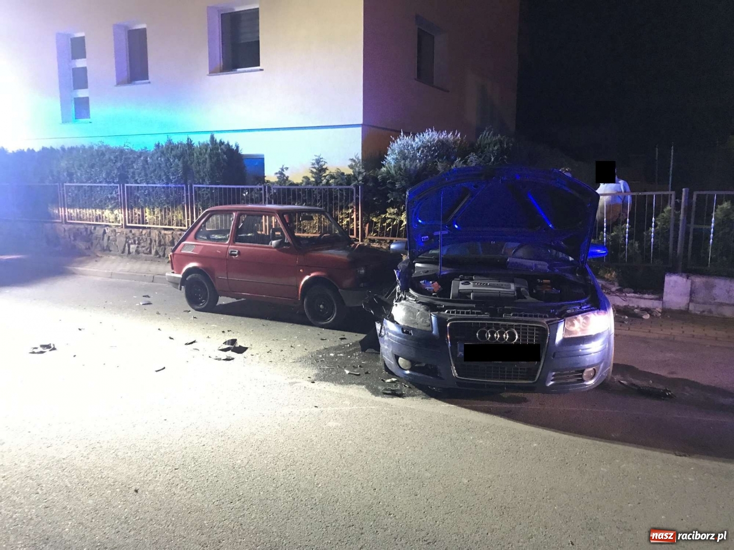 Zdjęcie w galerii na portalu naszraciborz.pl: Rozbił dwa pojazdy i uciekł. Policja ustala, kto kierował mazdą [FOTO]  wiadomości z regionu
