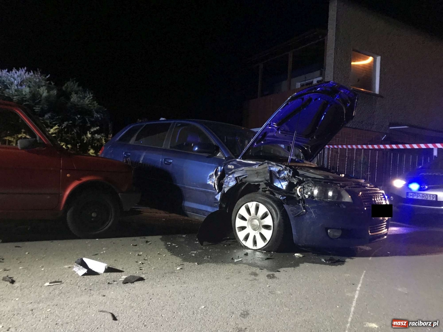 Zdjęcie w galerii na portalu naszraciborz.pl: Rozbił dwa pojazdy i uciekł. Policja ustala, kto kierował mazdą [FOTO]  wiadomości z regionu