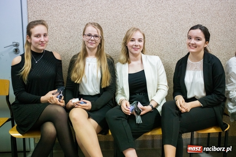 Zdjęcie w galerii na portalu naszraciborz.pl: Samotność i Dziady. Maturzyści z Mickiewicza chwycili za pióra wiadomości z regionu