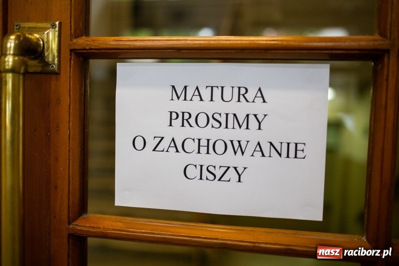 Zdjęcie w galerii na portalu naszraciborz.pl: Samotność i Dziady. Maturzyści z Mickiewicza chwycili za pióra wiadomości z regionu