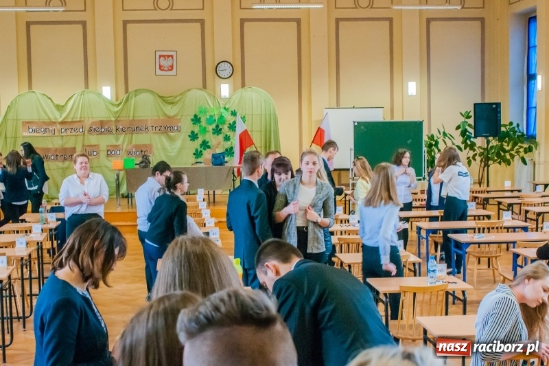 Zdjęcie w galerii na portalu naszraciborz.pl: Czym dla człowieka może być wolność. Matura w raciborskim Ekonomiku wiadomości z regionu