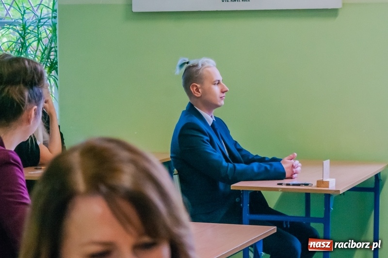 Zdjęcie w galerii na portalu naszraciborz.pl: Czym dla człowieka może być wolność. Matura w raciborskim Ekonomiku wiadomości z regionu