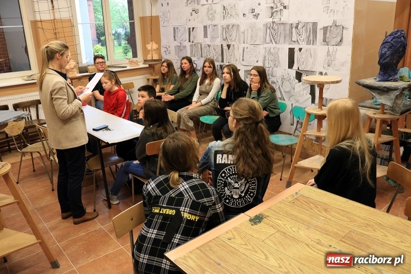 Zdjęcie w galerii na portalu naszraciborz.pl: Odkryj w sobie artystę. Dzień Otwarty w raciborskim Liceum Plastycznym wiadomości z regionu