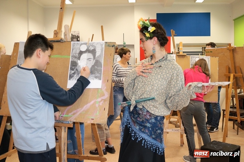 Zdjęcie w galerii na portalu naszraciborz.pl: Odkryj w sobie artystę. Dzień Otwarty w raciborskim Liceum Plastycznym wiadomości z regionu