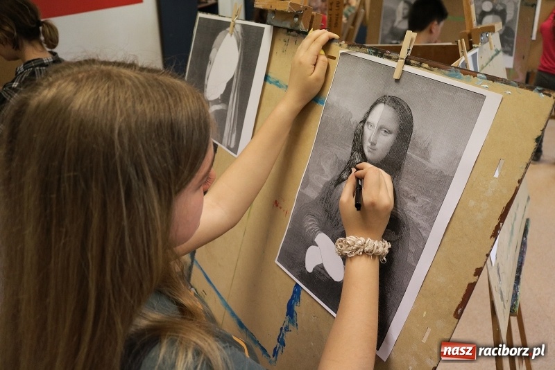 Zdjęcie w galerii na portalu naszraciborz.pl: Odkryj w sobie artystę. Dzień Otwarty w raciborskim Liceum Plastycznym wiadomości z regionu