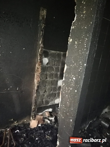 Zdjęcie w galerii na portalu naszraciborz.pl: Podpalenie w starym szpitalu przy ul. Bema [FOTO] wiadomości z regionu