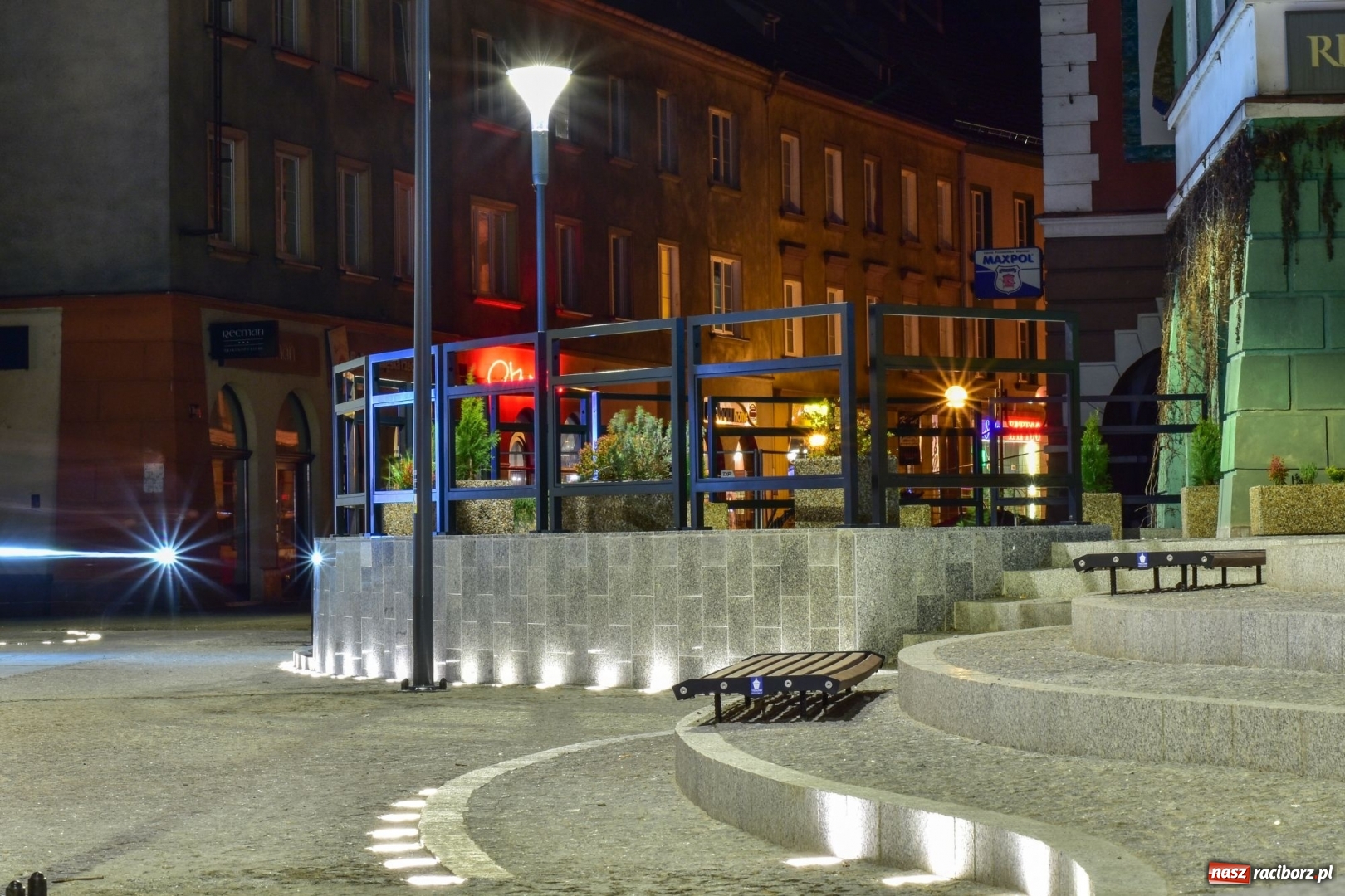 Zdjęcie w galerii na portalu naszraciborz.pl: Tak prezentuje się odnowiona ulica Długa z iluminacjami [FOTO] wiadomości z regionu