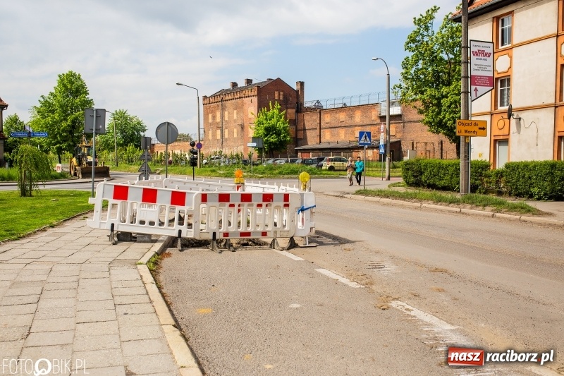 Zdjęcie w galerii na portalu naszraciborz.pl: Starosta chce kłaść jeden dywanik [WIDEO]  wiadomości z regionu
