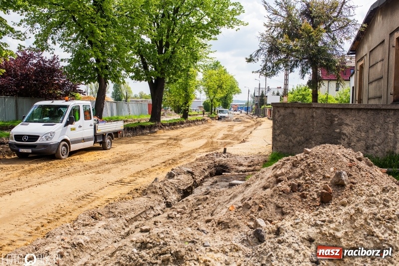 Zdjęcie w galerii na portalu naszraciborz.pl: Starosta chce kłaść jeden dywanik [WIDEO]  wiadomości z regionu