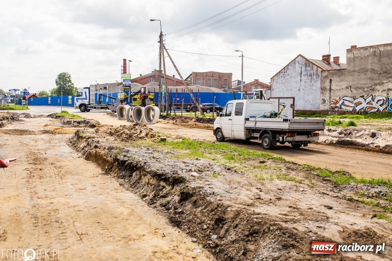 Zdjęcie w galerii na portalu naszraciborz.pl: Starosta chce kłaść jeden dywanik [WIDEO]  wiadomości z regionu