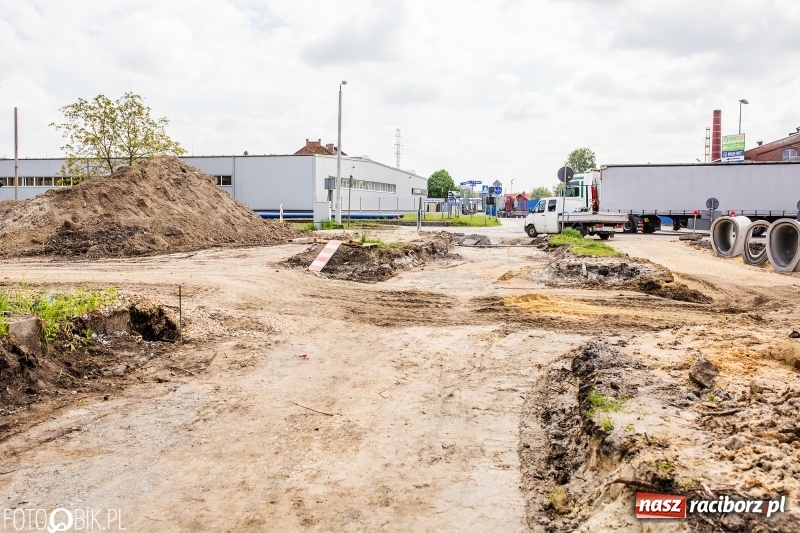 Zdjęcie w galerii na portalu naszraciborz.pl: Starosta chce kłaść jeden dywanik [WIDEO]  wiadomości z regionu