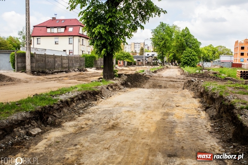 Zdjęcie w galerii na portalu naszraciborz.pl: Starosta chce kłaść jeden dywanik [WIDEO]  wiadomości z regionu