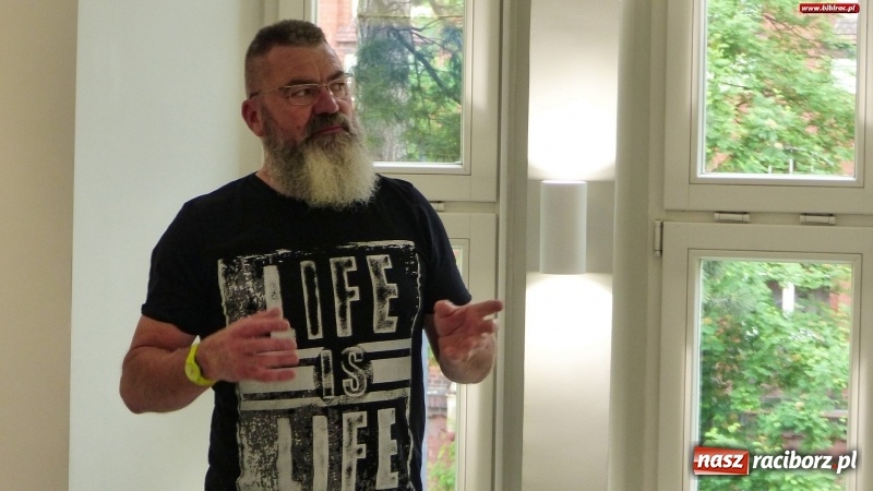 Zdjęcie w galerii na portalu naszraciborz.pl: W raciborskiej bibliotece zobaczysz podwodny świat polskich jezior wiadomości z regionu