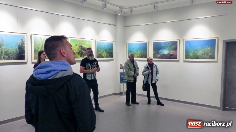 Zdjęcie w galerii na portalu naszraciborz.pl: W raciborskiej bibliotece zobaczysz podwodny świat polskich jezior wiadomości z regionu