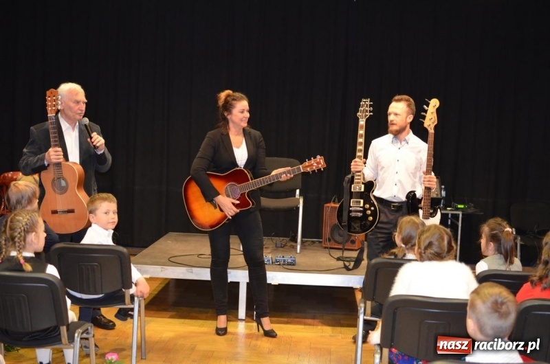 Zdjęcie w galerii na portalu naszraciborz.pl: Elektryczne przystawki, czyli umuzykalnianie w RCK  wiadomości z regionu