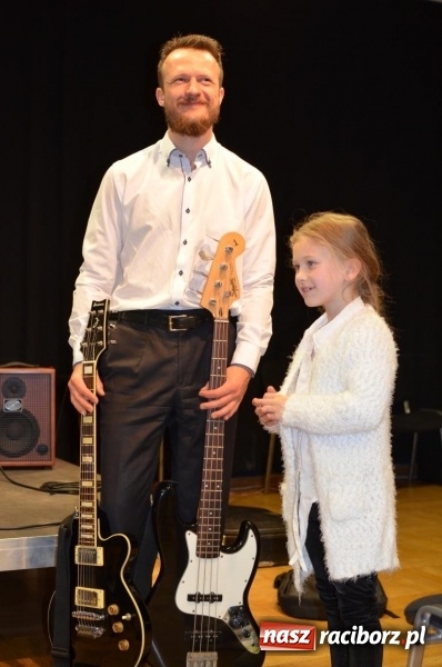 Zdjęcie w galerii na portalu naszraciborz.pl: Elektryczne przystawki, czyli umuzykalnianie w RCK  wiadomości z regionu