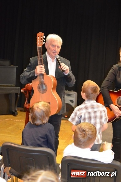 Zdjęcie w galerii na portalu naszraciborz.pl: Elektryczne przystawki, czyli umuzykalnianie w RCK  wiadomości z regionu