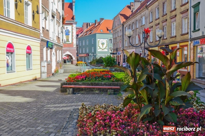 Zdjęcie w galerii na portalu naszraciborz.pl: Tak wyglądała ulica Długa przed remontem [FOTO] wiadomości z regionu