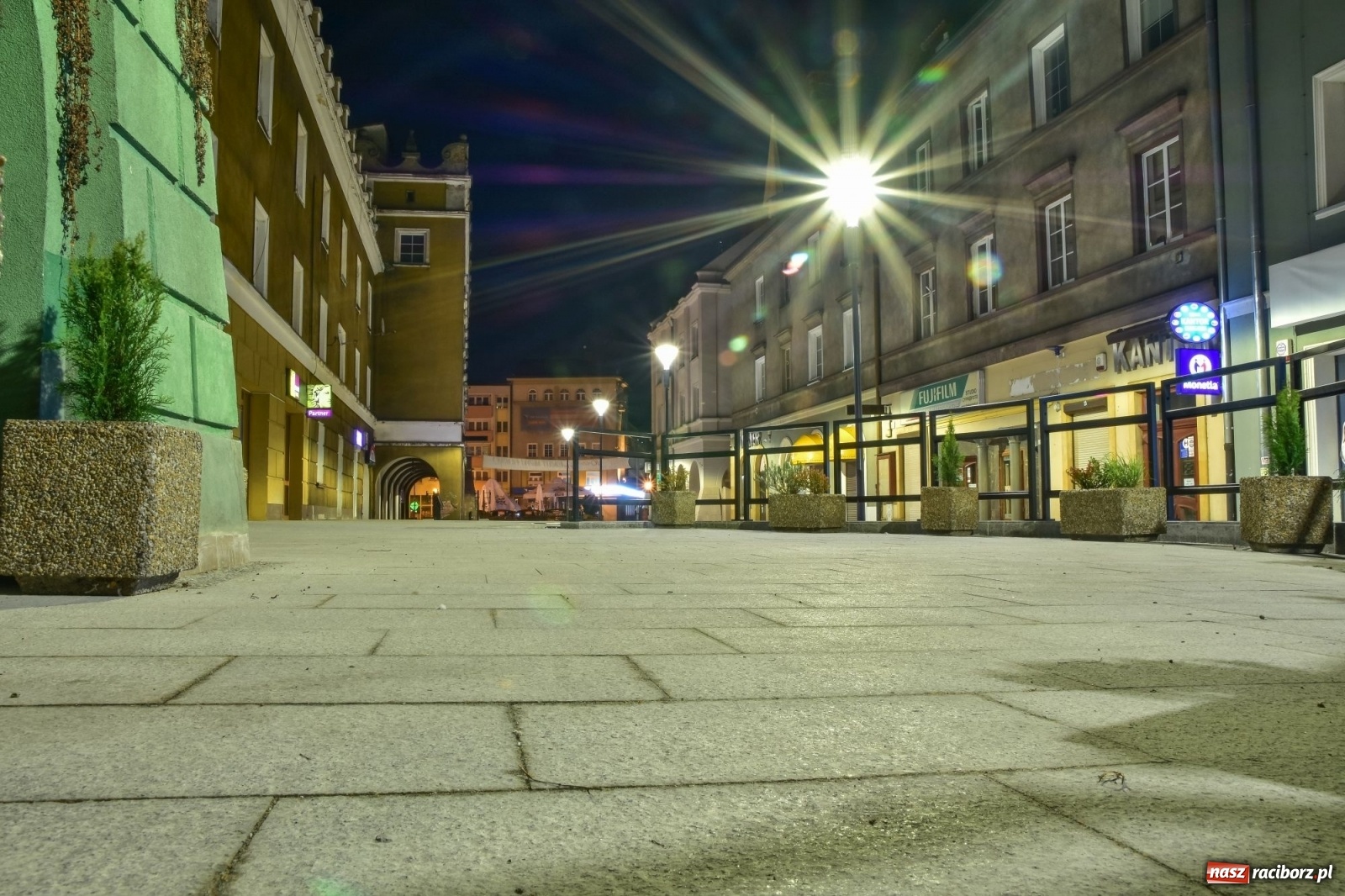 Zdjęcie w galerii na portalu naszraciborz.pl: Tak wyglądała ulica Długa przed remontem [FOTO] wiadomości z regionu