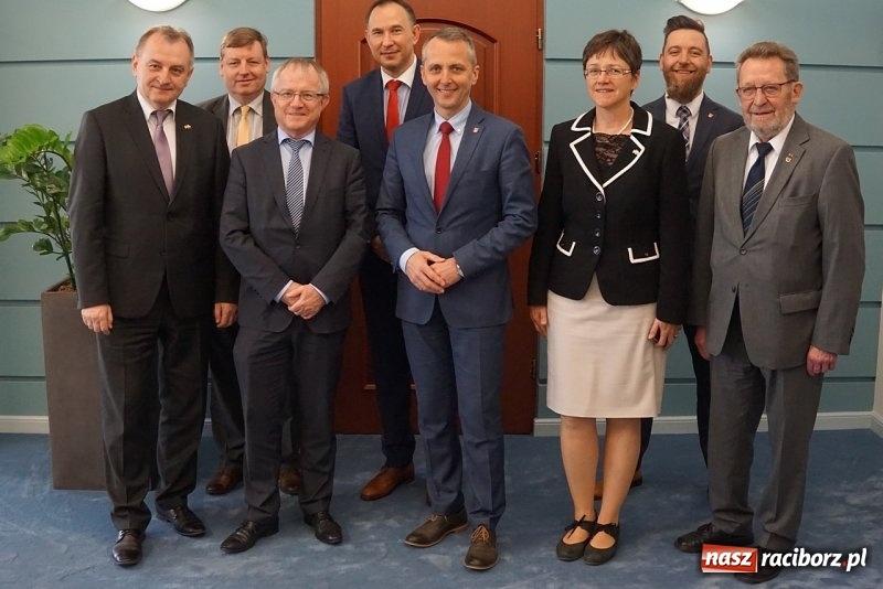 Zdjęcie w galerii na portalu naszraciborz.pl: Ważny polityk niemieckiej CDU u prezydenta Raciborza wiadomości z regionu