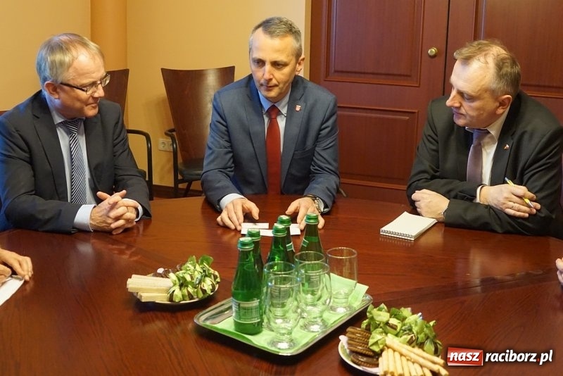 Zdjęcie w galerii na portalu naszraciborz.pl: Ważny polityk niemieckiej CDU u prezydenta Raciborza wiadomości z regionu